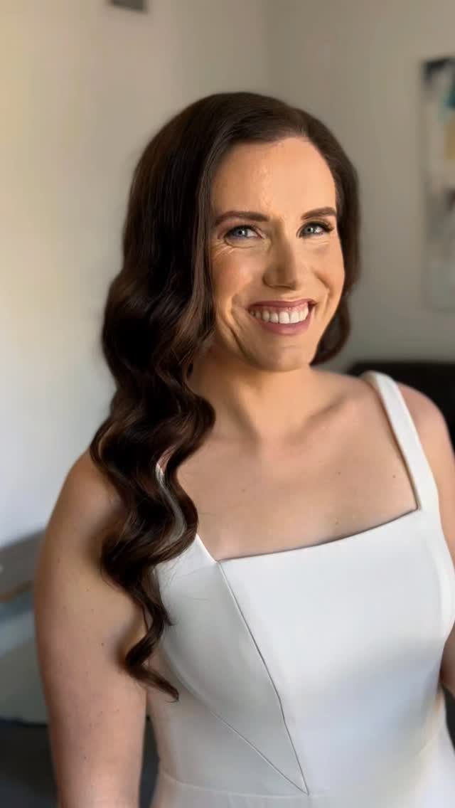 Glam with Hollywood waves